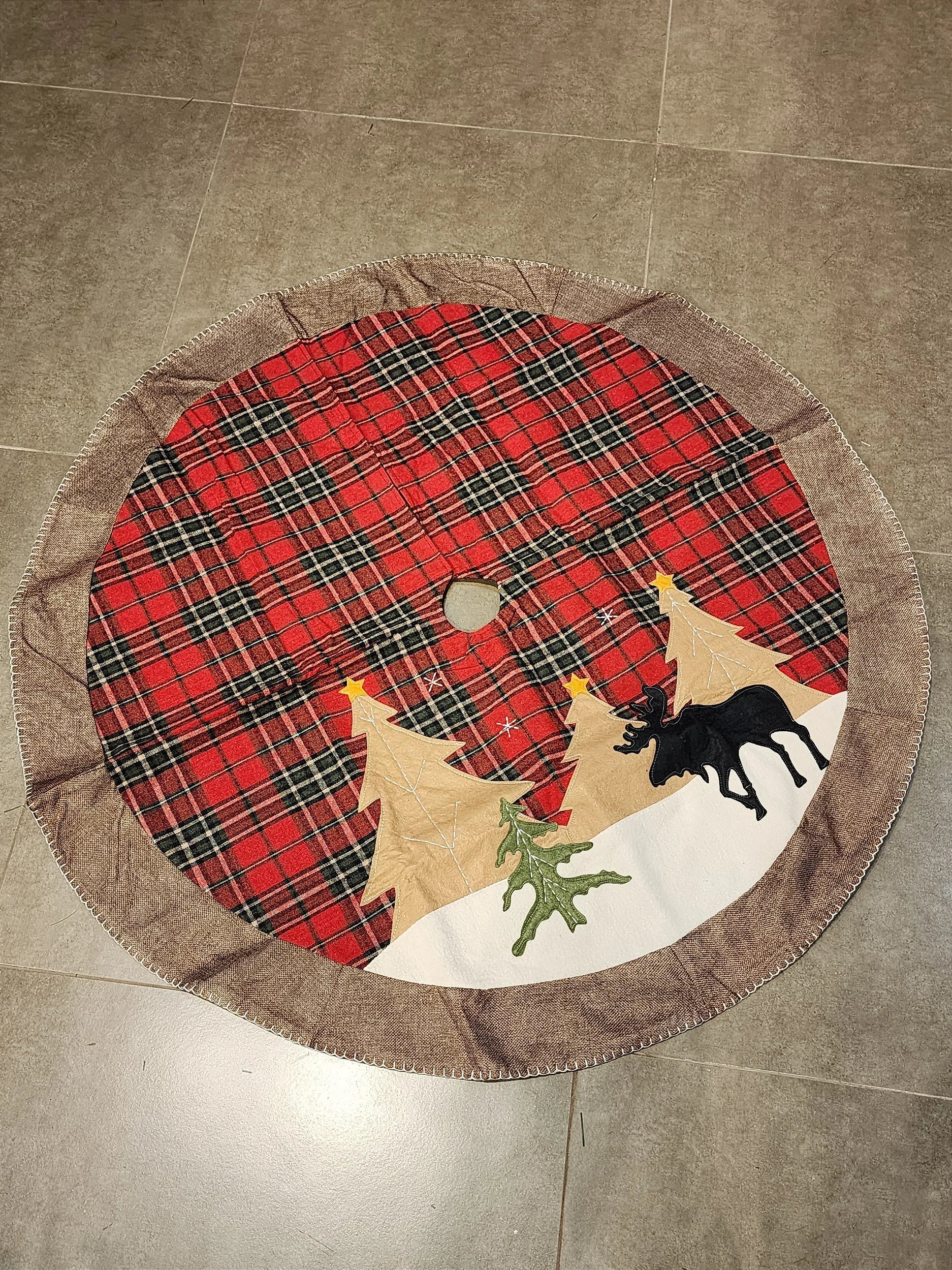 Saia de Árvore de Natal Xadrez Vermelho e Preto com Alce