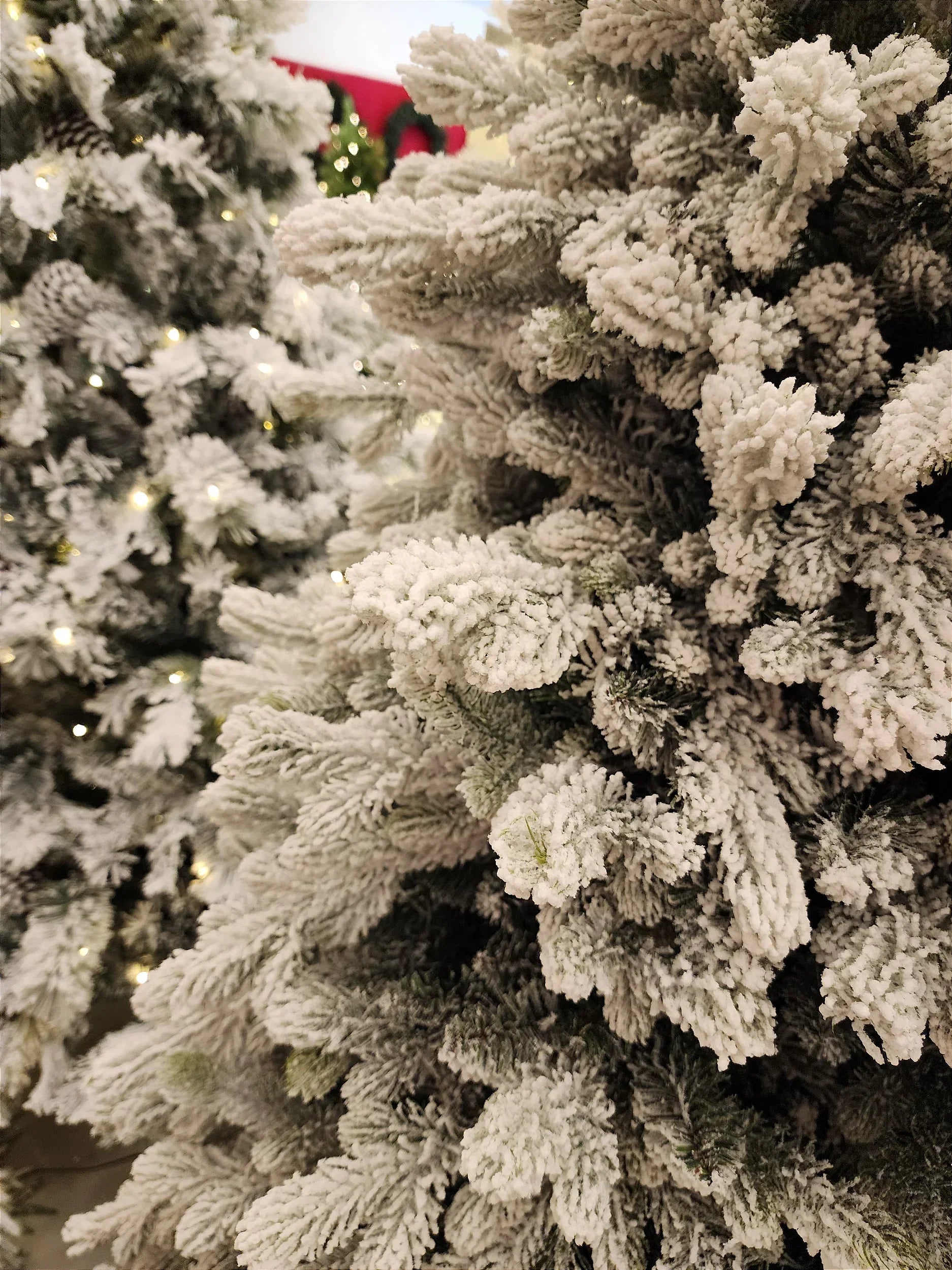 Árvore de Natal Nevada Cancún 2,10m • 1524 Galhos