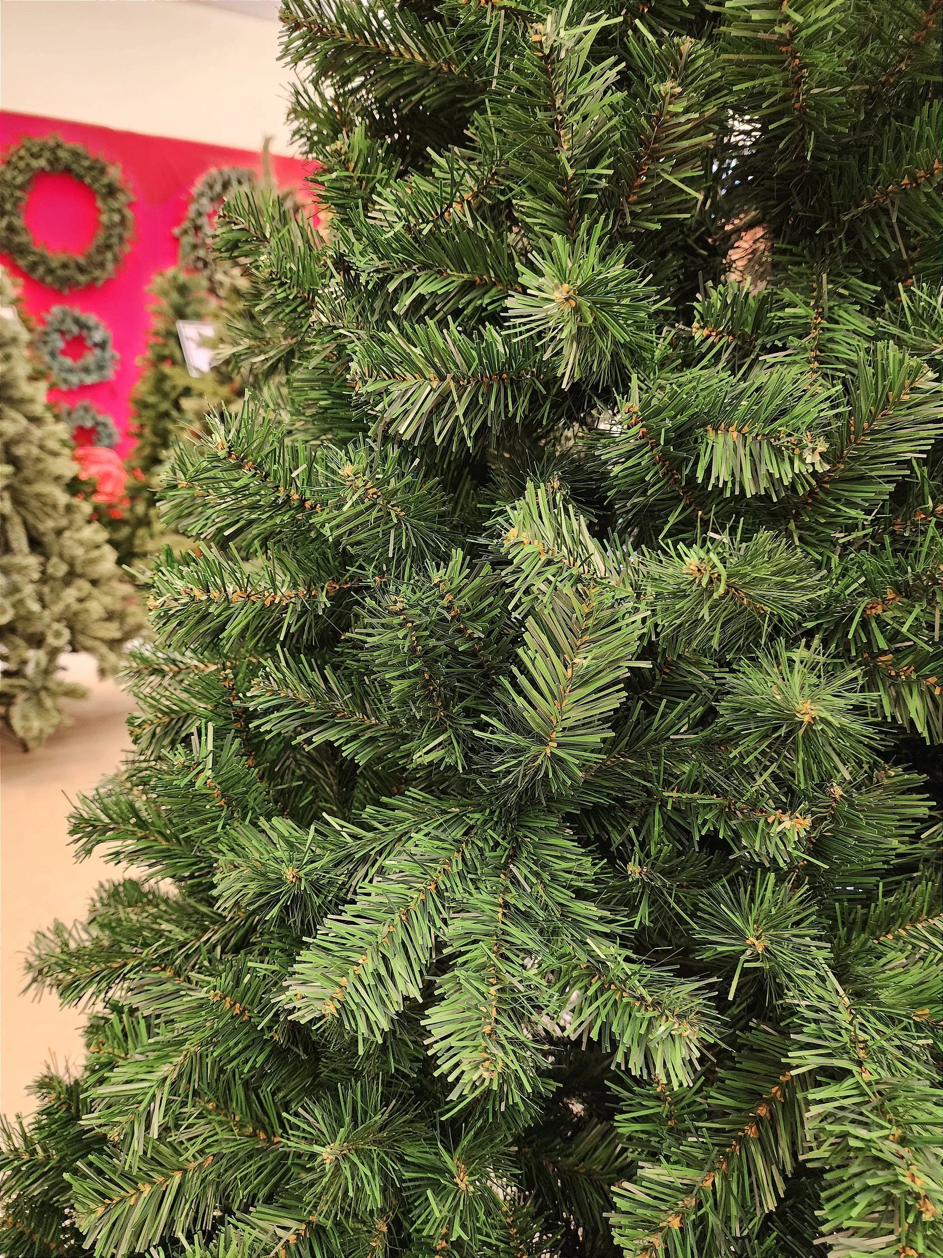 Árvore de Natal Tradicional Copacabana 2,10m • 720 Galhos + 500 Leds de brinde