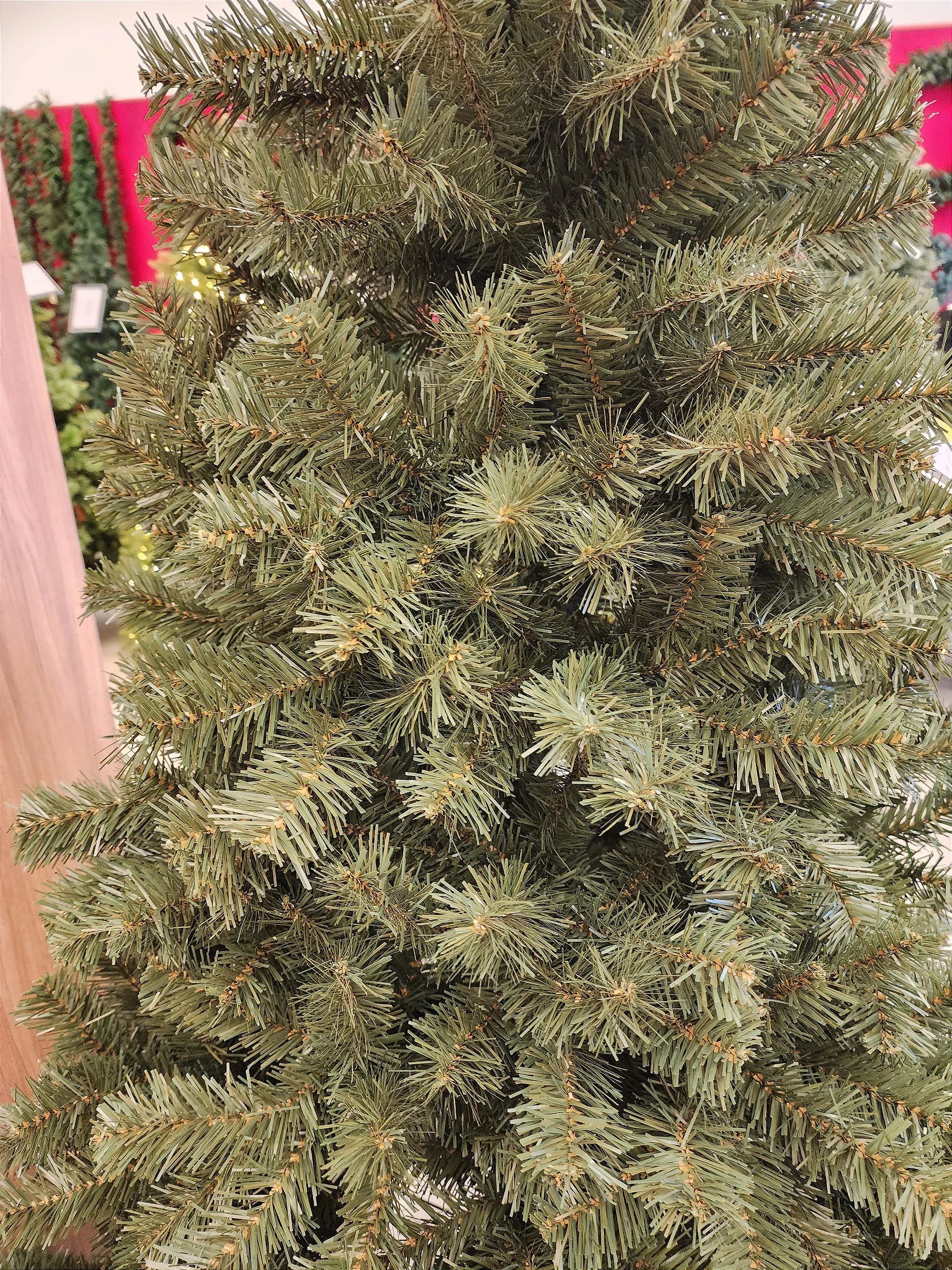 Árvore de Natal Tradicional Ipanema 2,10m 720 Galhos + 500 Leds de brinde