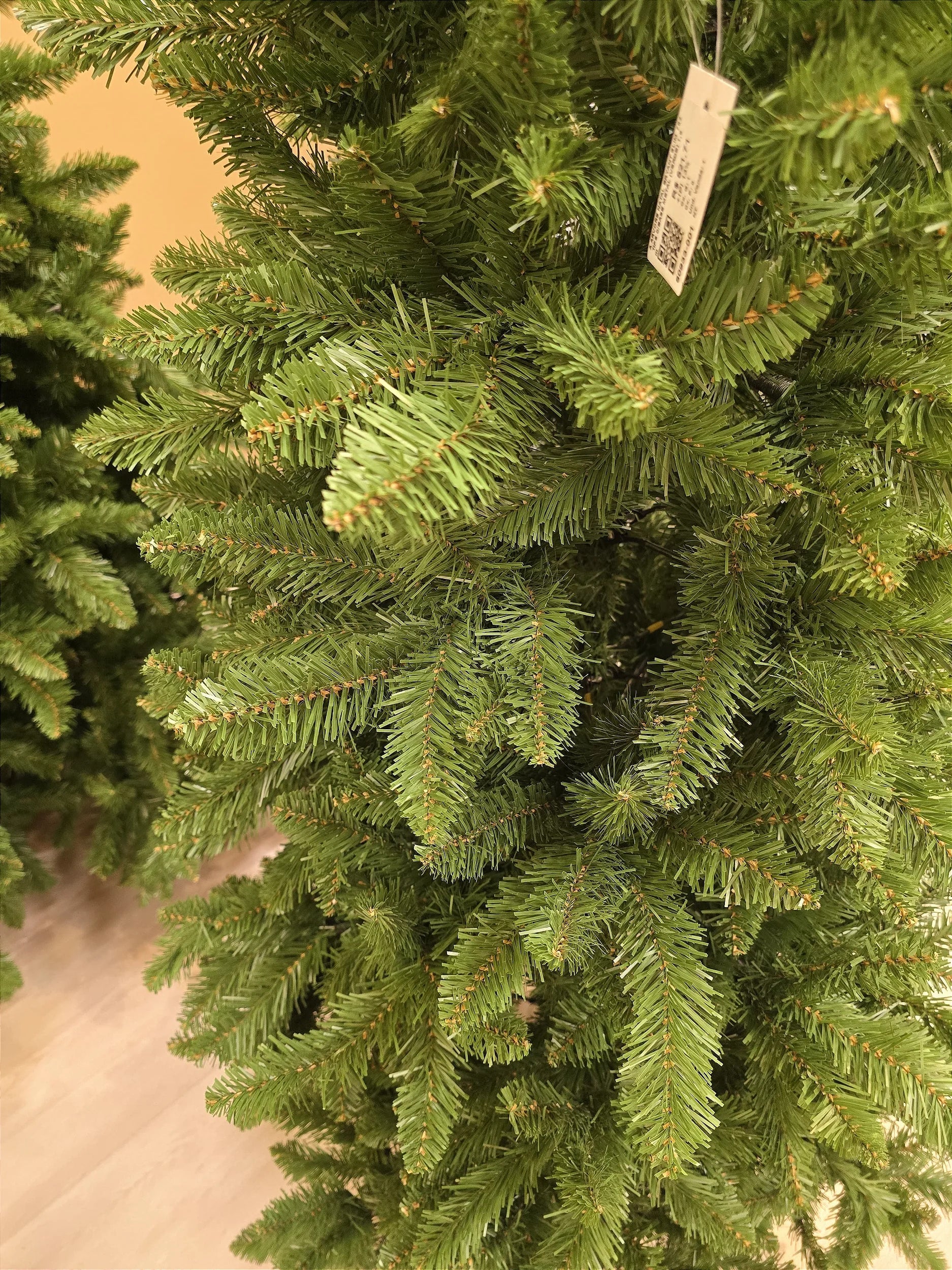 Árvore de Natal Slim Bryant 1,80m 762 Galhos + 500 Leds de brinde