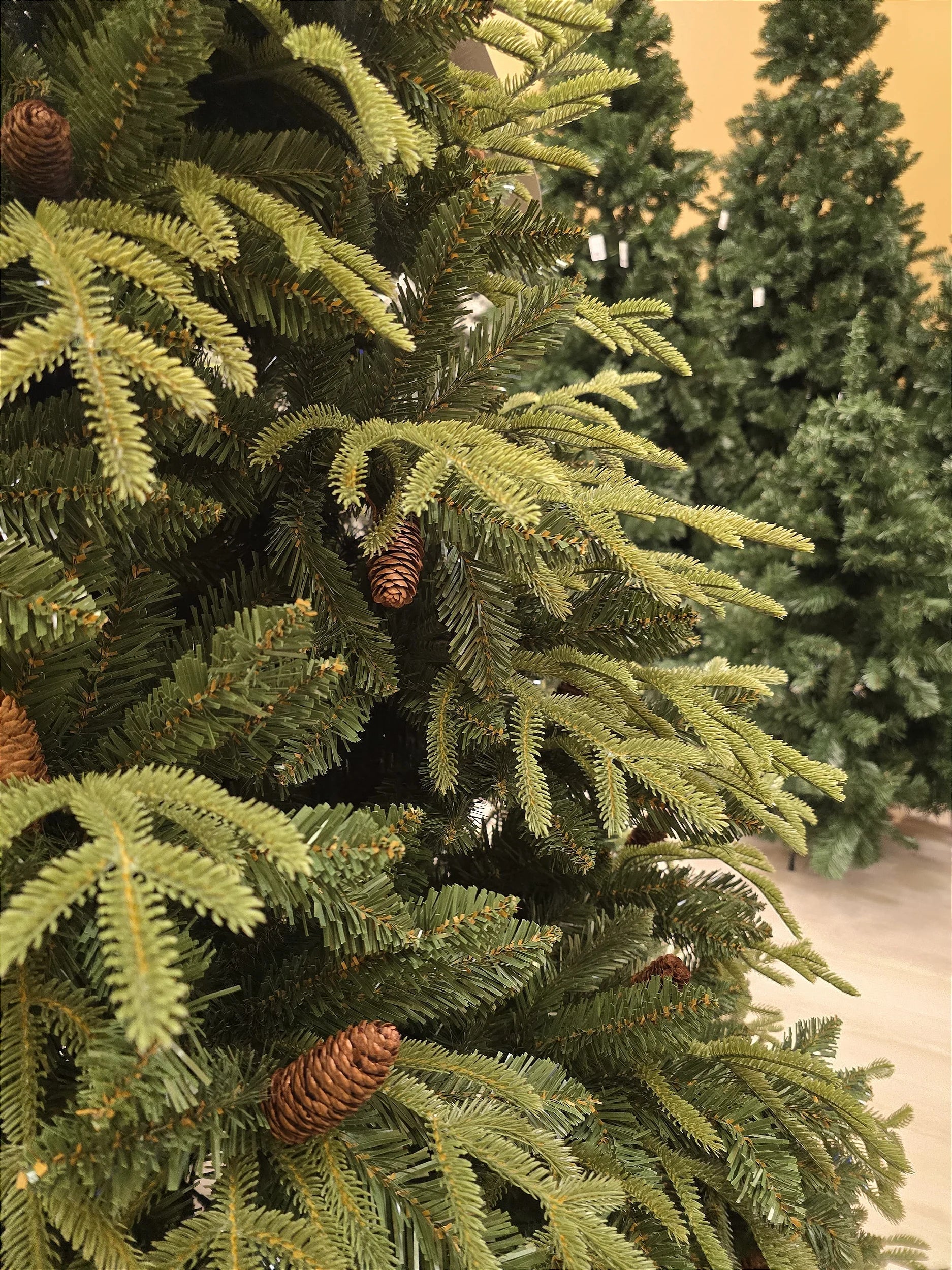 Árvore de Natal Pinheiro Super Realista Santorini 2,10m 4428 Galhos + 1500 Leds de brinde