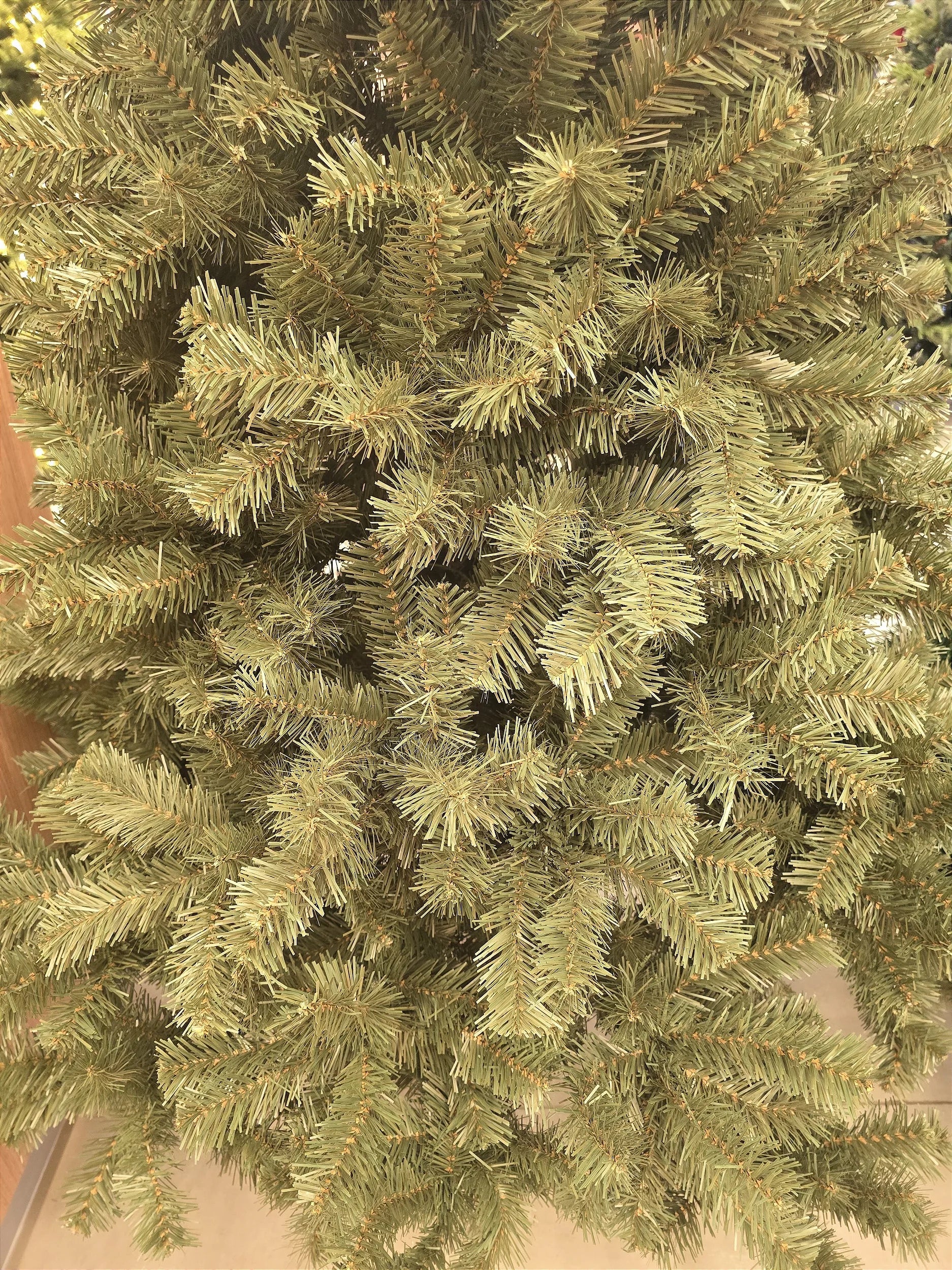 Pinheiro Ipanema Tradicional 2,40m 1000 Galhos + 500 Leds de brinde