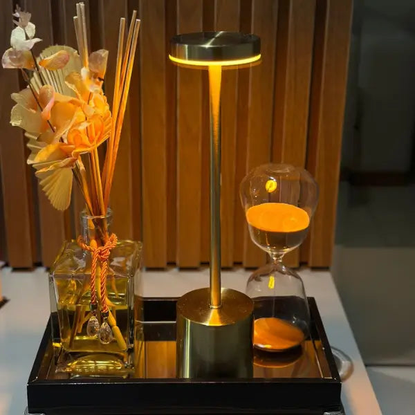 Luminária de Led Mendoza com Acendimento ao toque