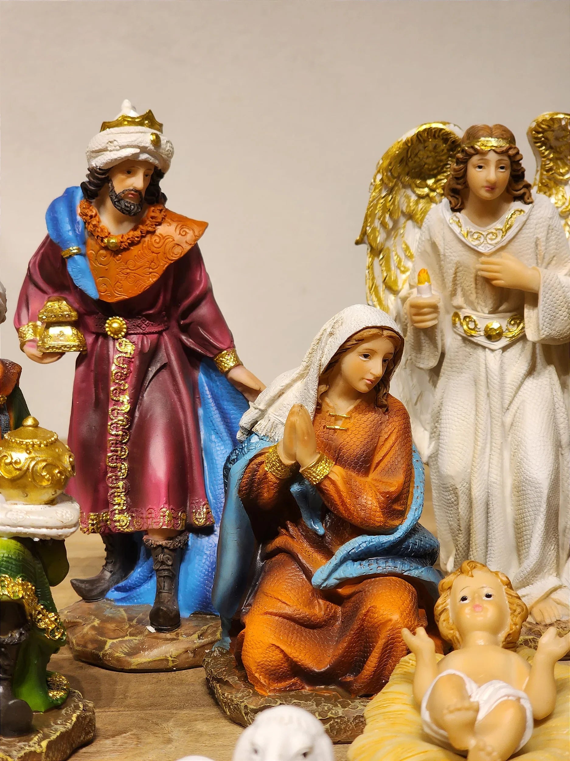 Presépio em Resina Colorido • 11 Peças • 18,5cm