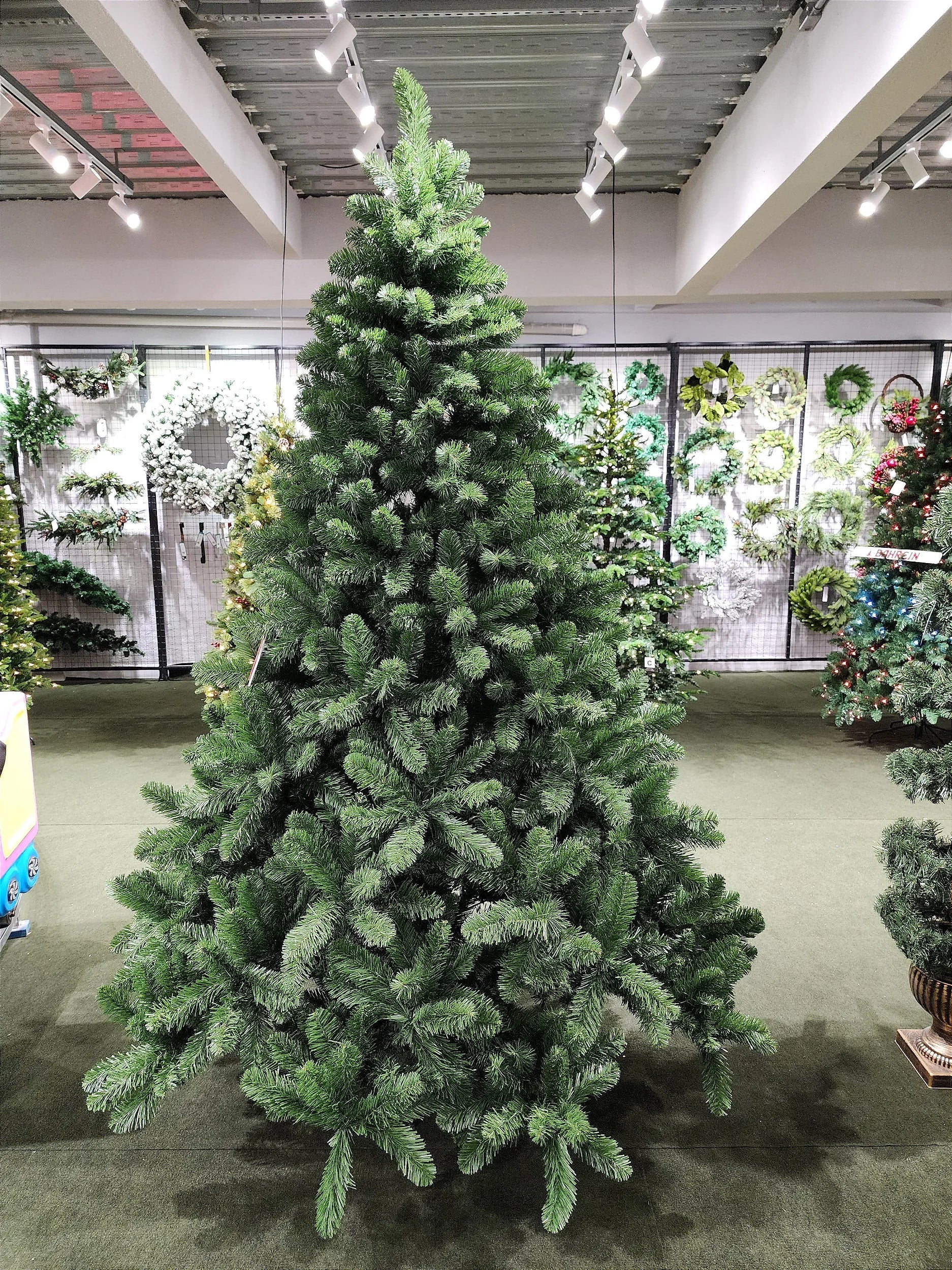 Árvore de Natal Tradicional Imperial Max 2,10m 936 Galhos + 500 Leds de brinde