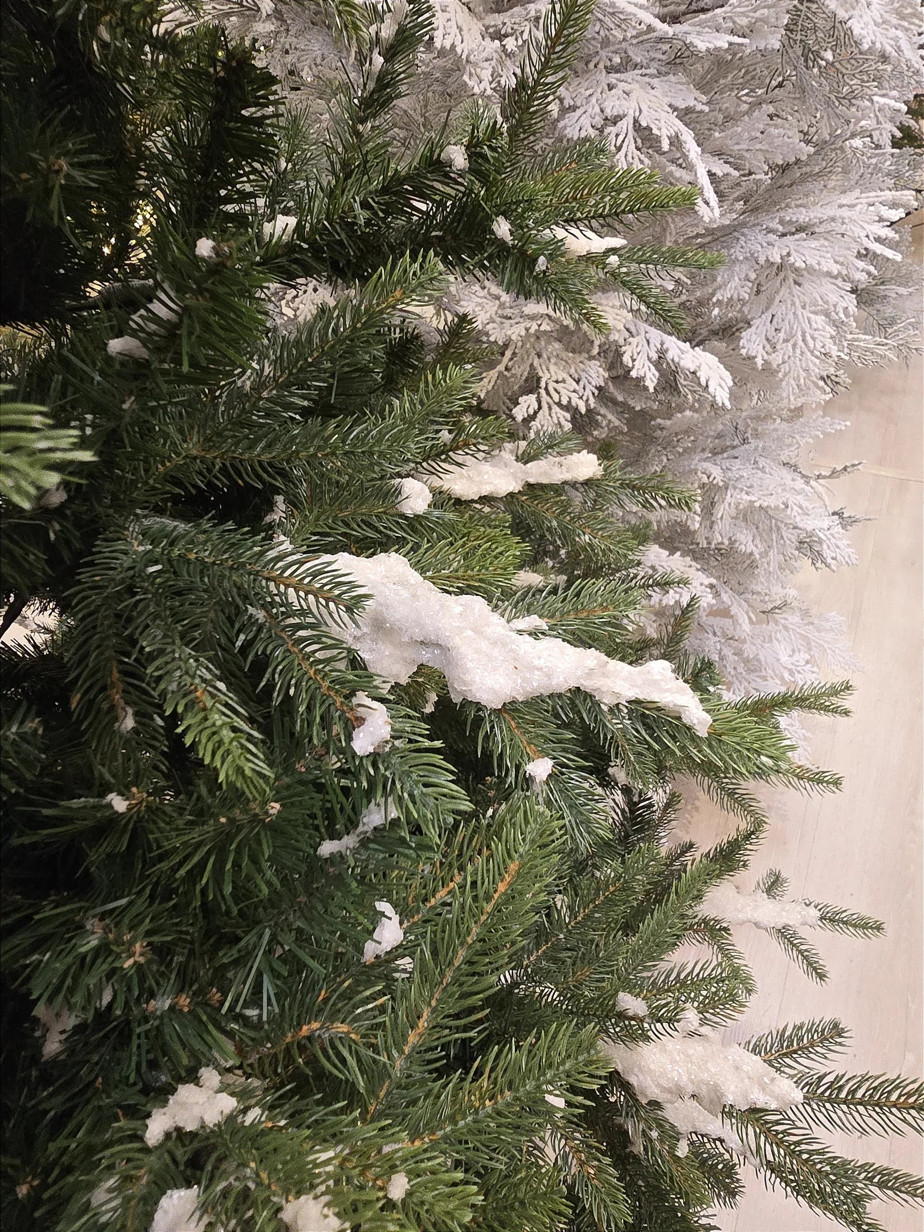 Árvore de Natal Pinheiro Super Realista New Jersey 2,10m 1240 Galhos+ 700 Leds de brinde